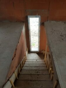 fermetures-tet-artisan-menuisier-millas-pyrenees-orientales-66-exterieures-moustiquaire-stores-cuisine-volet-fenêtre-porte