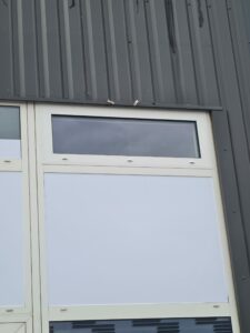 fermetures-tet-artisan-menuisier-millas-pyrenees-orientales-66-exterieures-moustiquaire-stores-cuisine-volet-fenêtre-porte