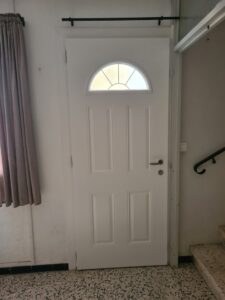 fermetures-tet-artisan-menuisier-millas-pyrenees-orientales-66-exterieures-moustiquaire-stores-cuisine-volet-fenêtre-porte