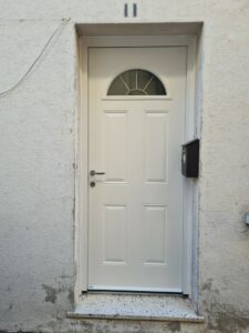 fermetures-tet-artisan-menuisier-millas-pyrenees-orientales-66-exterieures-moustiquaire-stores-cuisine-volet-fenêtre-porte